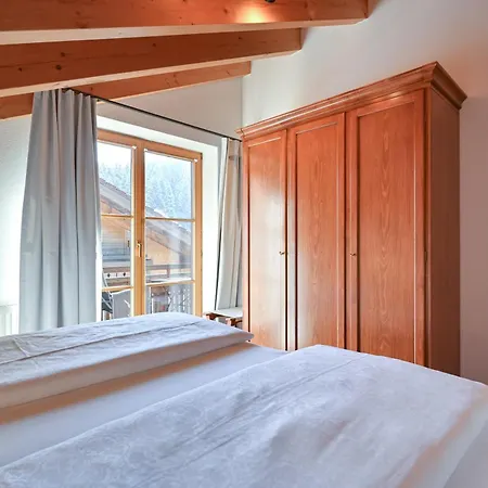 Haus Alpenkoenig Apartamento *